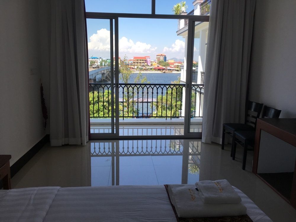 Готель Kampot View Boutique Екстер'єр фото